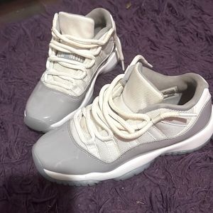 Jordan 11  : baby blue grey and white 💦. Size 5